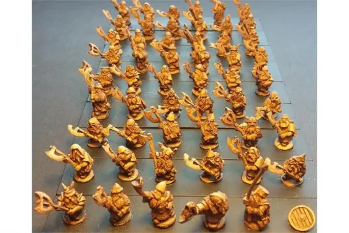 Dwarian Double Handed Axemen (35 figures)