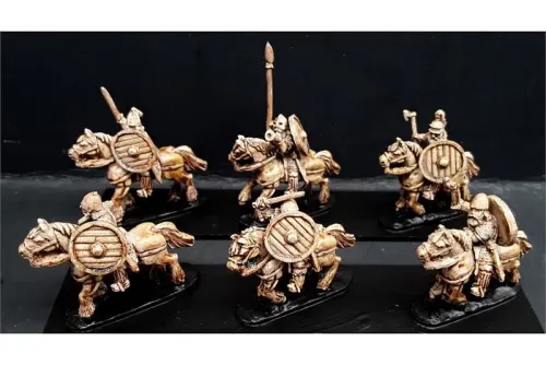 Frigian Cavalry with Hand Weapons and Shields Unarmored Horse (16 figures)