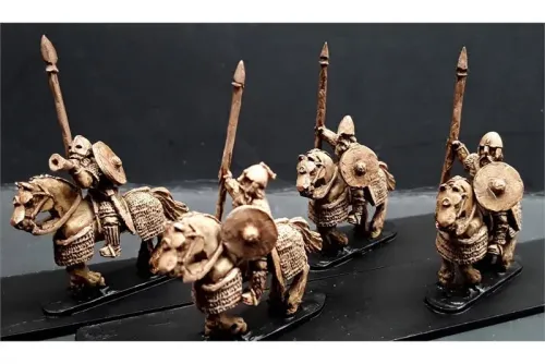 Frigian Cavalry with Spears and Shields Heavily Armored Horse (16 figures)